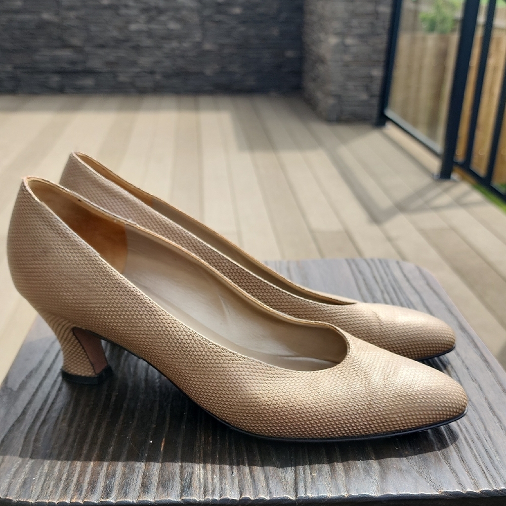 (9AA) Thomas Wallace Chic Beige Women's Heels Luxury Canadian Classy Quality